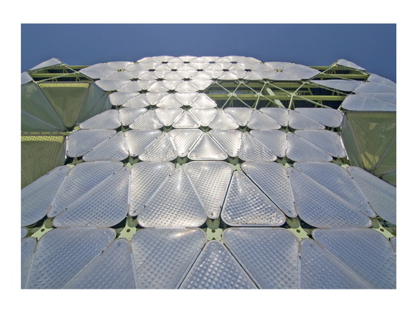 02 WAF 2011 media center TIC facade cloud 9 Enric Ruiz-Geli